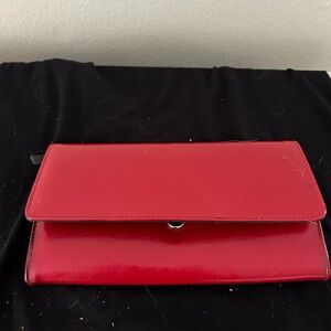 Red clutch